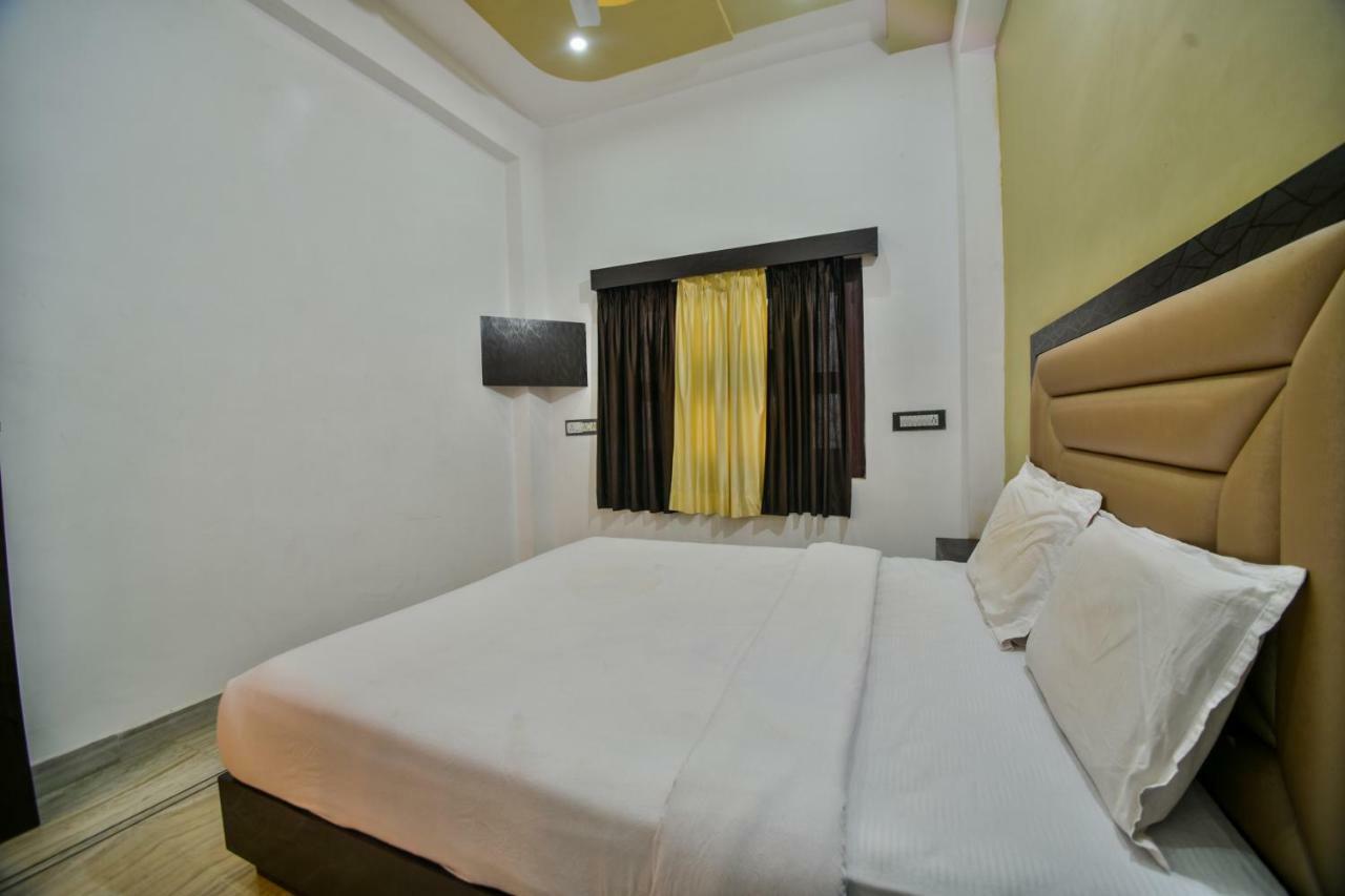 Hotel Vinayaka Nāthdwāra Extérieur photo