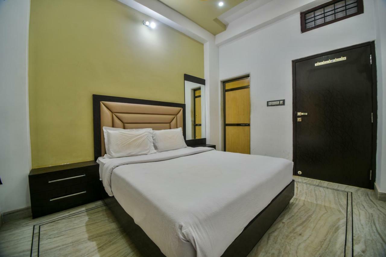 Hotel Vinayaka Nāthdwāra Extérieur photo