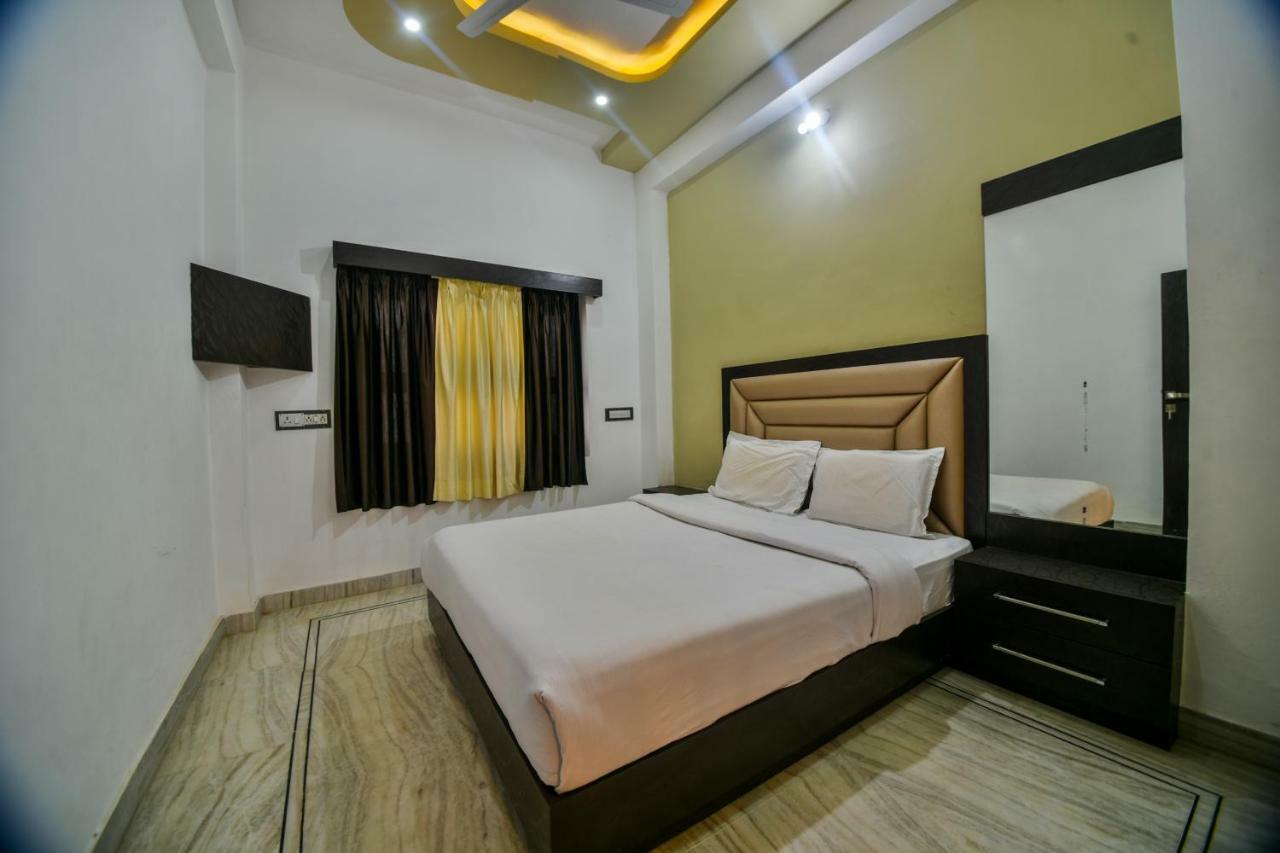 Hotel Vinayaka Nāthdwāra Extérieur photo
