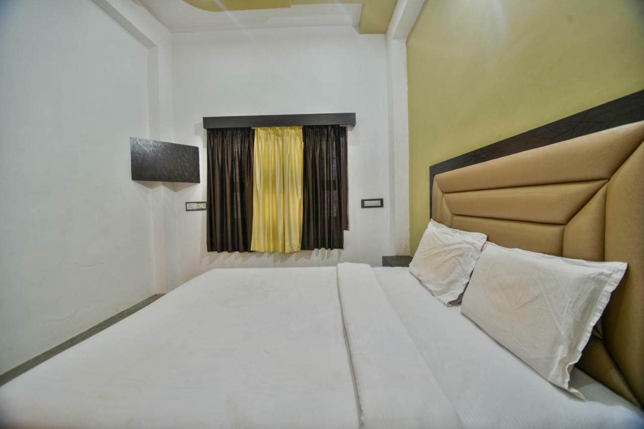 Hotel Vinayaka Nāthdwāra Extérieur photo
