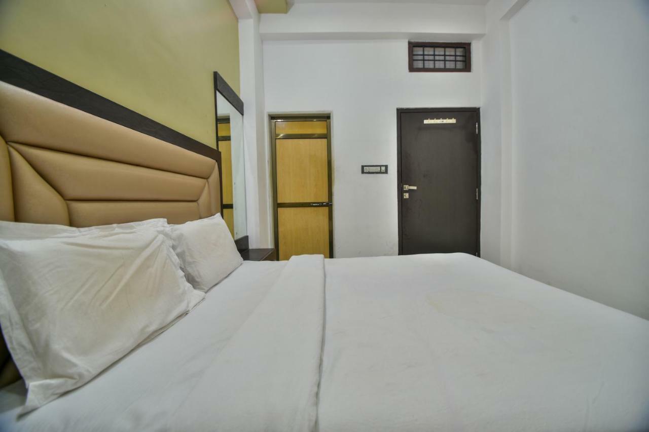 Hotel Vinayaka Nāthdwāra Extérieur photo